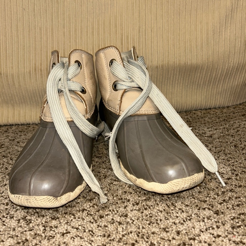 Sperry low cut boots
